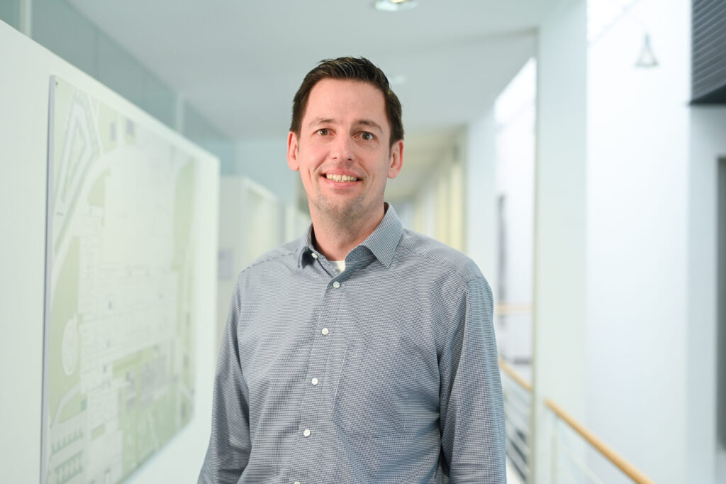 Mark Engelbrecht, MSc, MAS; neuer Leiter des Einkaufsmanagements – Geschäftsbericht LKH 2023 Mark Engelbrecht, MSc, MAS; neuer Leiter des Einkaufsmanagements – Geschäftsbericht LKH 2023