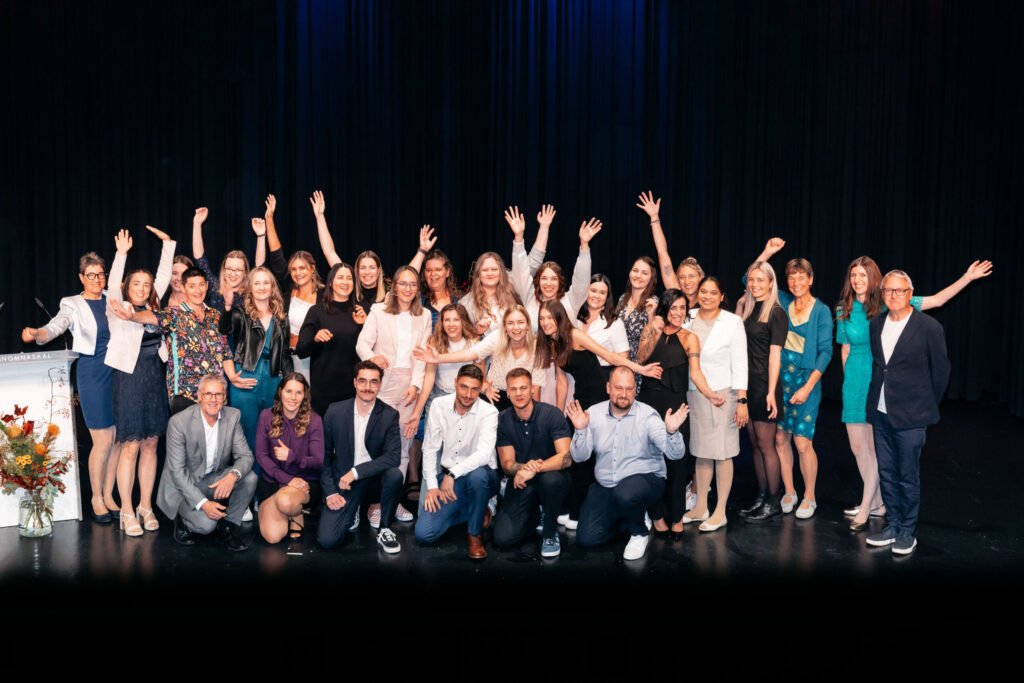 Absolvent:innen Pflegeschule Vorarlberg – LKH Geschäftsbericht 2024