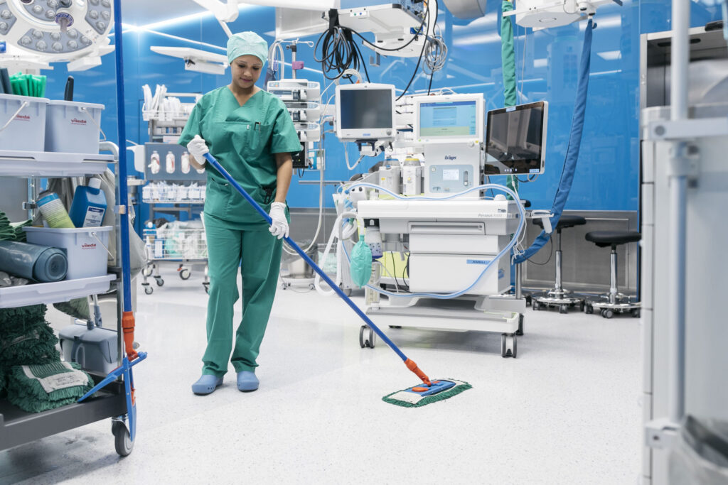 Clinic Service Vorarlberg – Geschäftsbericht LKH 2024 Clinic Service Vorarlberg – Geschäftsbericht LKH 2024