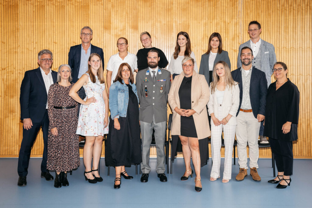 Absolvent:innen Pflegeschule Vorarlberg – LKH Geschäftsbericht 2024