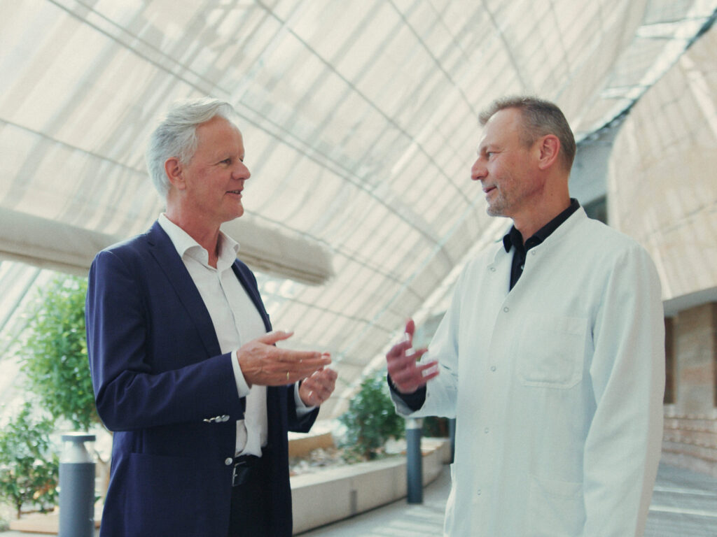 Dr. Gerald Fleisch und Prim. Dr. Peter Fraunberger, Geschäftsführung Vorarlberger Krankenhaus-Betriebsgesellschaft – Geschäftsbericht LKH 2024 Dr. Gerald Fleisch und Prim. Dr. Peter Fraunberger, Geschäftsführung Vorarlberger Krankenhaus-Betriebsgesellschaft – Geschäftsbericht LKH 2024